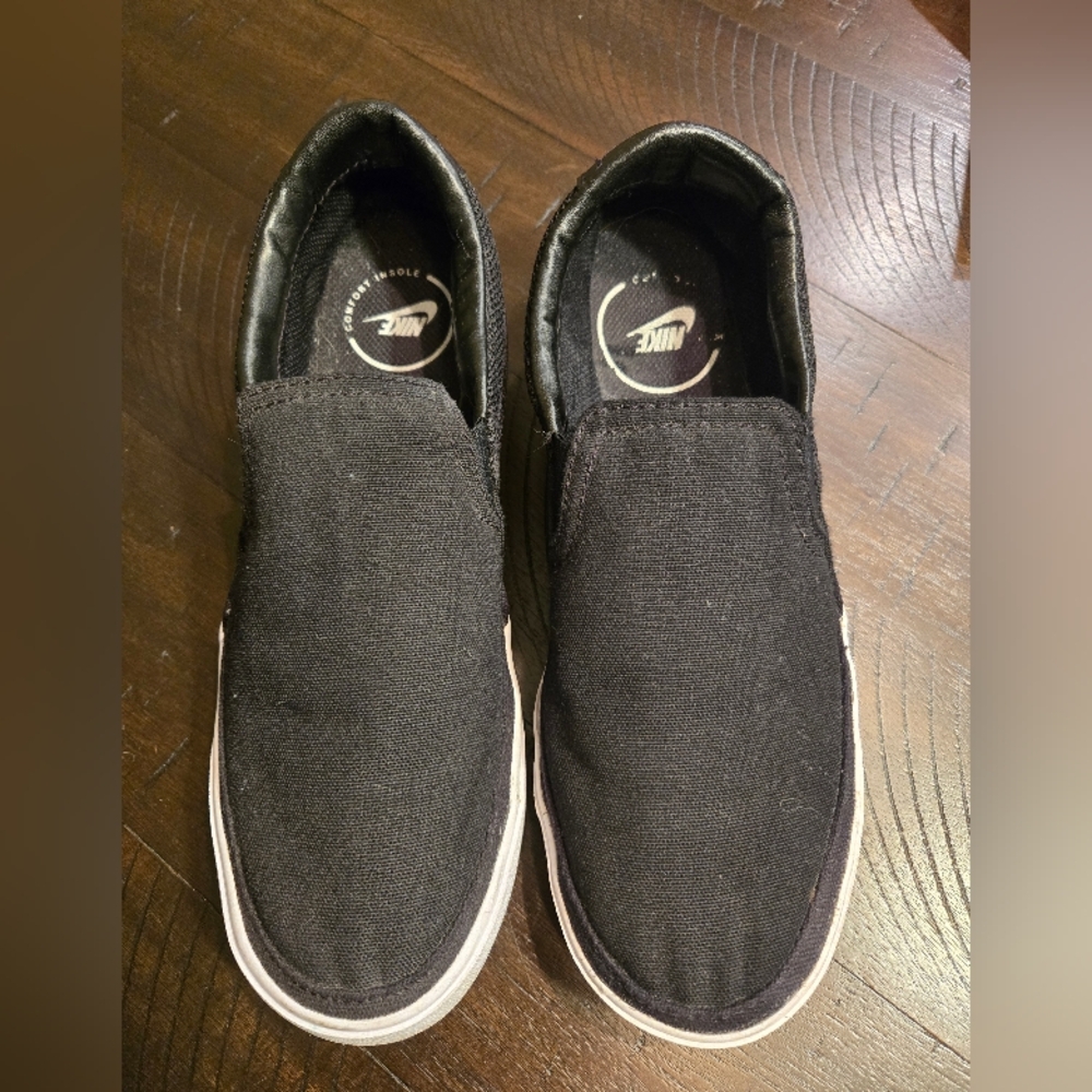 Nike Black Canvas Slip-Ons Sz 9.5